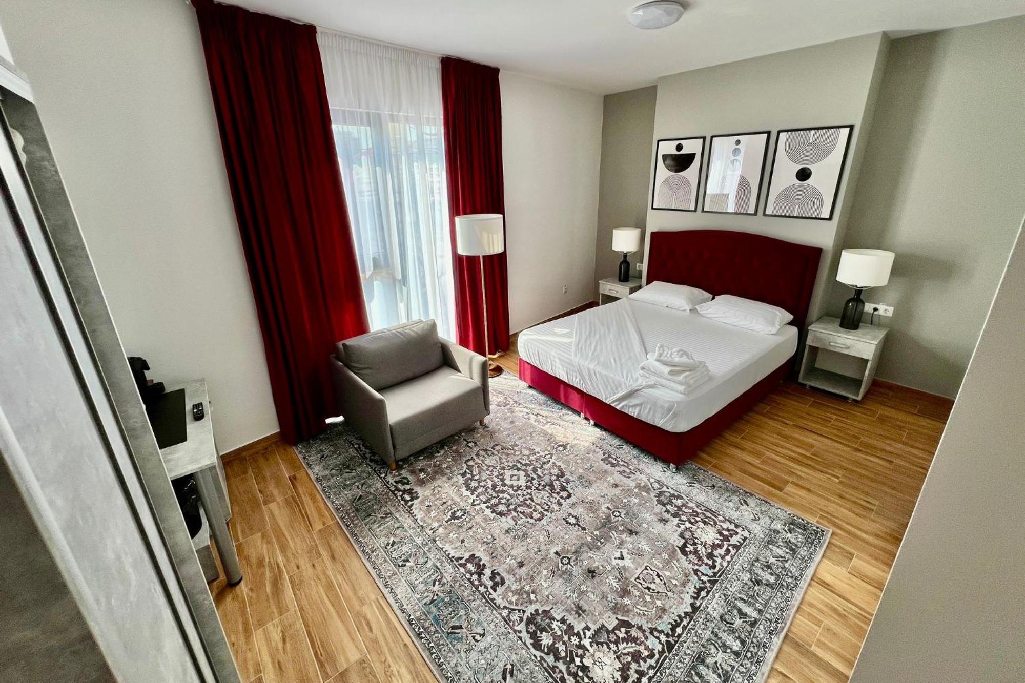 Hotel Fantazia Oradea - Self Check In & Out Eksteriør billede
