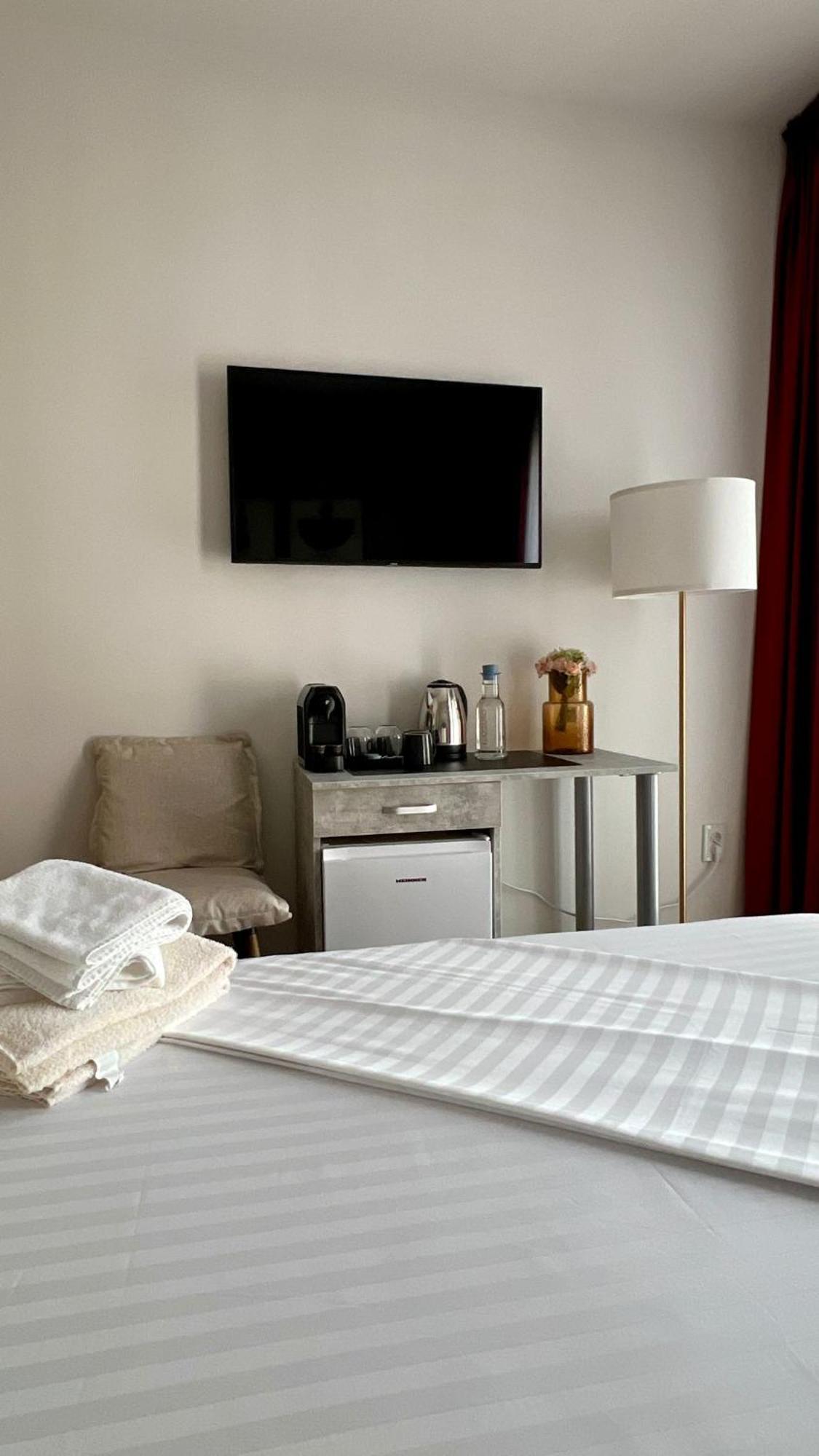 Hotel Fantazia Oradea - Self Check In & Out Eksteriør billede